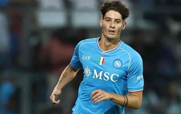 "Napoli" futbolçusunu icarəyə verdi 