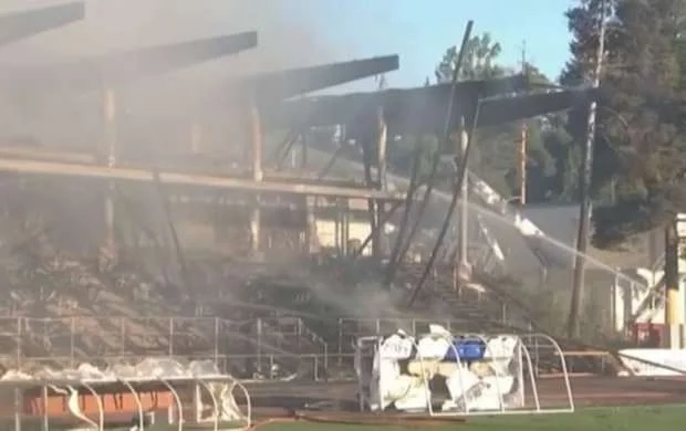Finlandiya klubunun stadionu yandı 