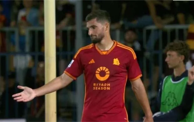 Ərəblər "Roma"nın oyunçusunu apardılar -RƏSMİ 