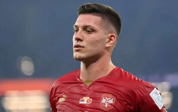 "Milan" Yoviçi iki klubdan birinə satacaq 
