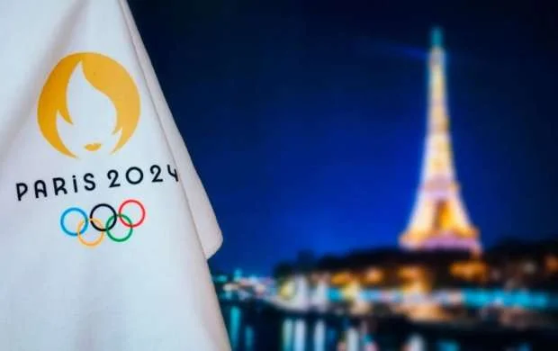 Paris-2024: Jurnalistləri aparan avtobus qəzaya düşdü 