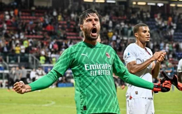 "Milan"ın qapıçısı oteldə özünə xəsarət yetirdi - İtaliya nəhəngi əl-ayağa düşdü 