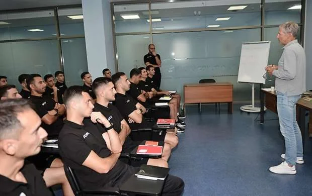 Blekere hakimləri yoxladı 