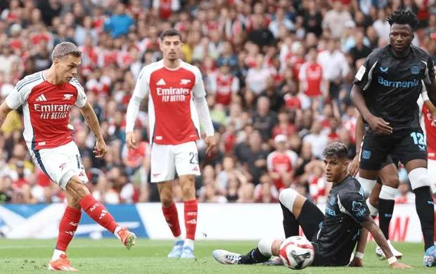 "Arsenal" Almaniya çempionunu darmadağın etdi - VİDEO 