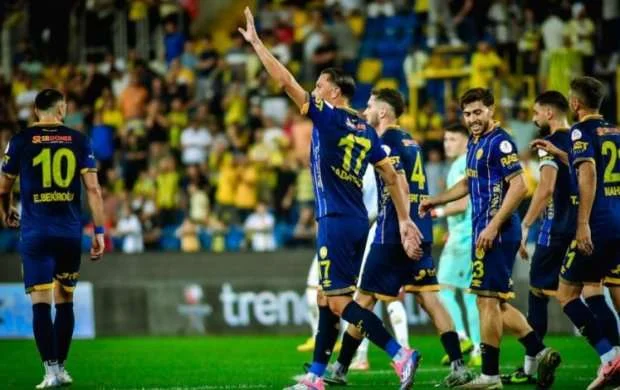Renat qolla başladı, Coşqun qələbəyə sevindi, Vüsal isə… 