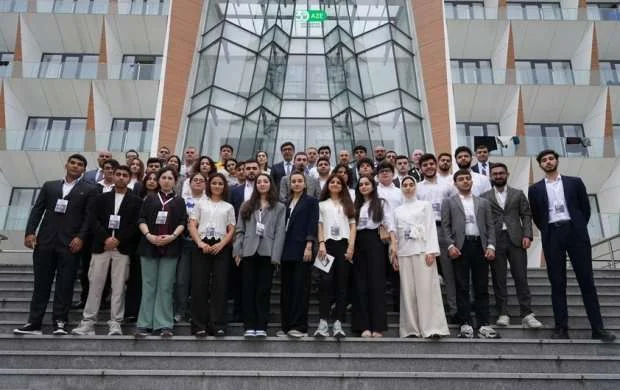 Fərid Qayıbov "Gənc idman liderləri" proqramının iştirakçıları ilə görüşdü 