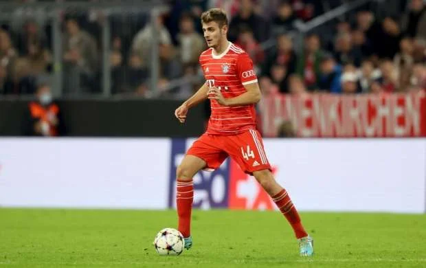 "Bayern Münhen"in müdafiəçisi sıradan çıxdı 