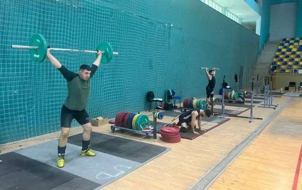 Azərbaycanın ağırlıqqaldırma millisi təlim-məşq toplanışına başladı 