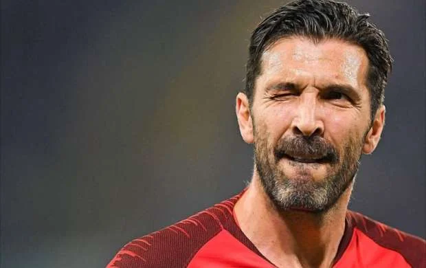 UEFA Buffona mükafat verəcək 