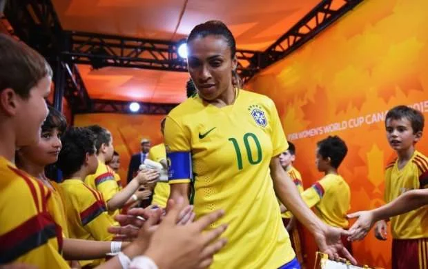"Pele kimdirsə, Marta da odur" 