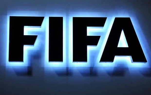 FİFA-dan fransalı hakimlərə "yaşıl işıq" - VAR-a baxıb bunu edəcəklər 