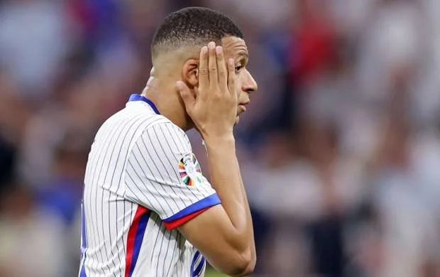 Mbappe Fransa millisinin məşqçilər korpusunu tənqid etdi, Deşam susdu 