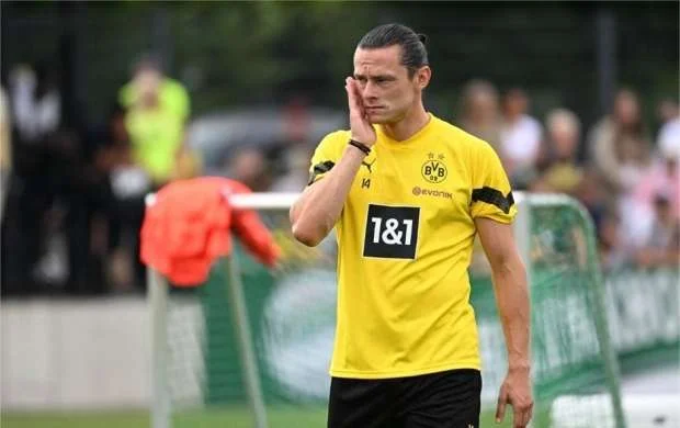 "Borussiya Dortmund"un futbolçusu Türkiyə klubu ilə müqvilə imzaladı 