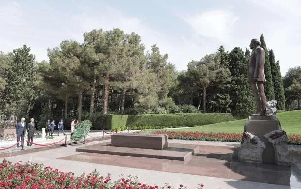 Avropa Paralimpiya Komitəsinin prezidenti Bakıya gəldi 