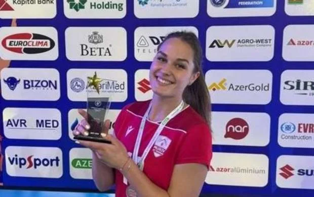 Serb voleybolçu "Azərreyl"də 