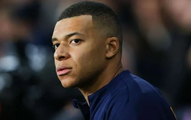 Kilian Mbappe zədələndi 