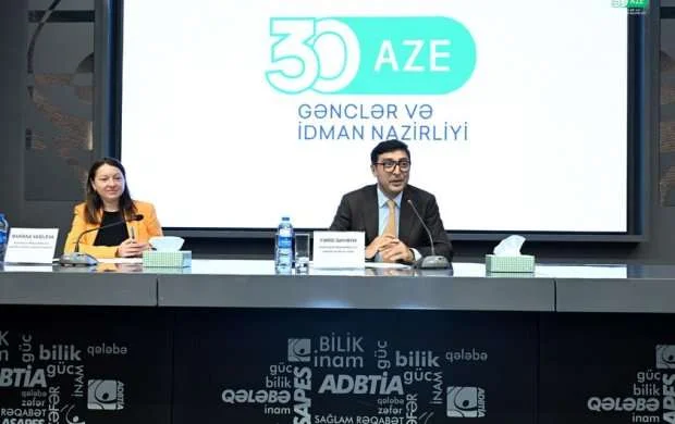 Fərid Qayıbov sentyabrda Azərbaycanı uğurla təmsil etmiş idmançılarla görüşdü 