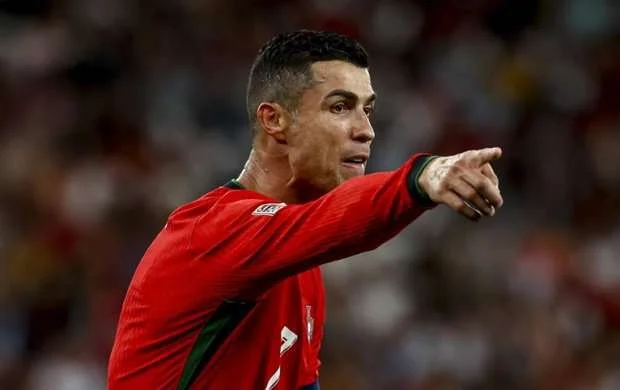 "Mənim sözlərimdən sonra Ronaldu kuboklarının siyahısını göndərdi" 