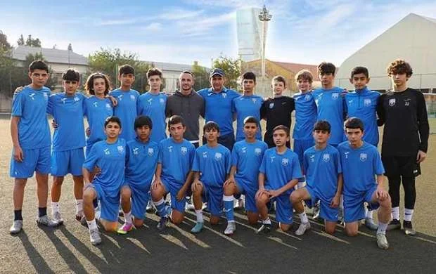 "Sabah"ın hücumçusu yeniyetmə futbolçularla görüşdü 