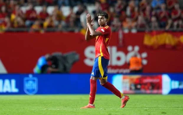 Lamin Yamal İspaniya millisinin düşəgəsini tərk etdi - SƏBƏB 