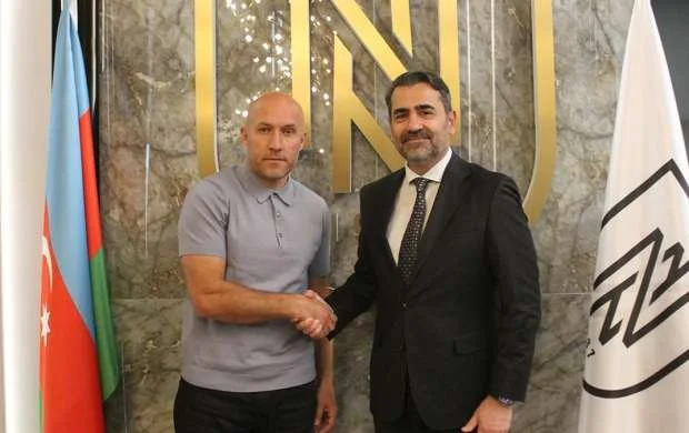 "Neftçi" Samir Abasova tapşırıldı - RƏSMİ 
