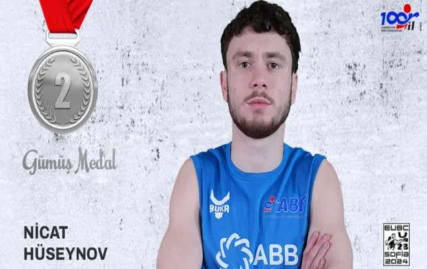 Nicat da "gümüş"lə kifayətləndi 