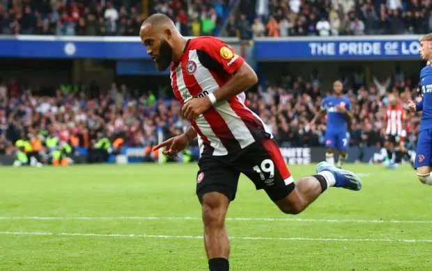 "Brentford"un bombardiri İngiltərə nəhənginə keçmək üzrədir 