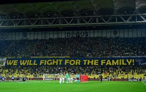 "Fənərbağça" fanatları ingilis azarkeşlərə hücum etdilər 