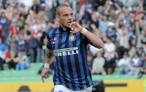 "2010-cu ildə "Qızıl top"u verməyərək məni qarət etdilər" - Uesli Sneyder 