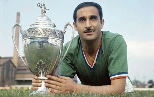 Əlcəzairin və Fransanın futbol əfsanəsi dünyasını dəyişdi 