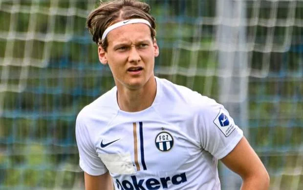 İsveçrə millisinin 22 yaşlı futbolçusu dini inancına görə karyerasını bitirdi 