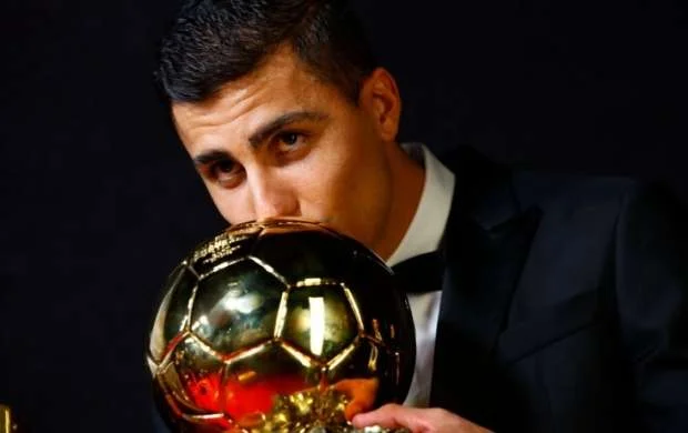 "17 yaşım olanda futboldan getmək istəyirdim" - Rodri karyerasının ən önəmli anından danışdı 