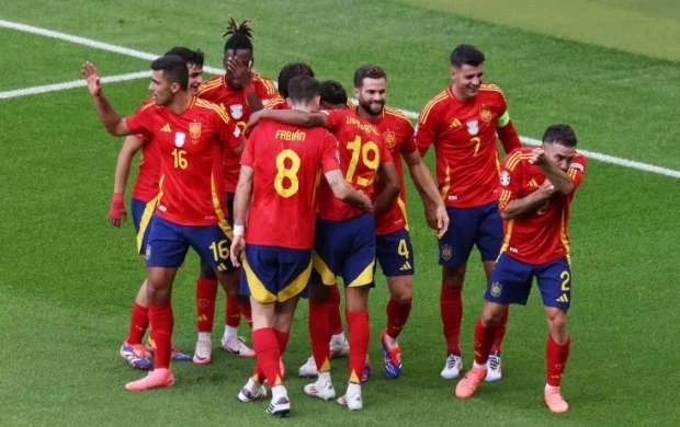 "Real" İspaniya millisinin iki futbolçusunu qışda transfer etmək istəyir - ADLAR 