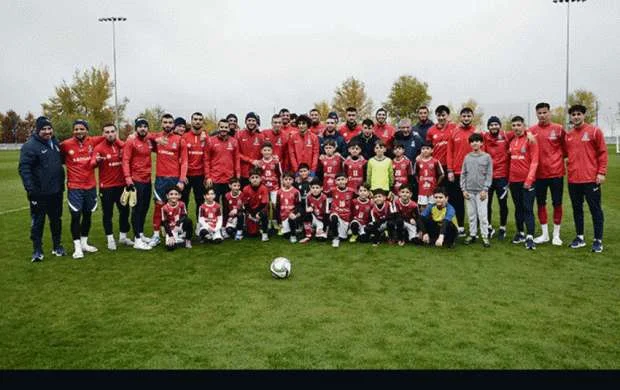 Azərbaycan millisinin üzvləri yeniyetmə futbolçularla görüşdülər 