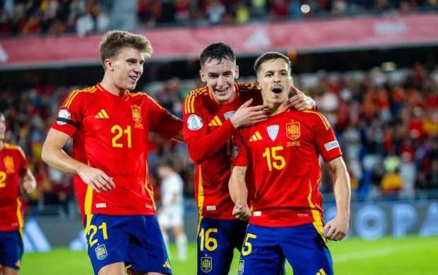 İspaniya tarixi rekorda imza atdı 