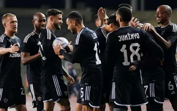 Qurban Qurbanov bu futbolçuları oynada bilməyəcək 