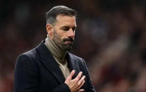 Rud van Nistelroy formasını geyindiyi Almaniya klubunu çalışdıra bilər 