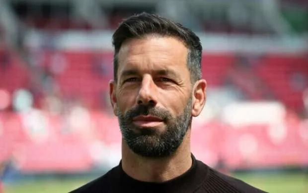 Rud van Nistelroy İPL komandasının baş məşqçisi olmağa yaxındır 