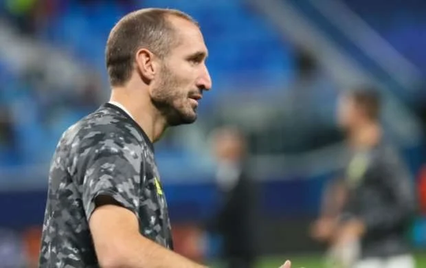 Kyellini Messi və Ronaldu arasında seçim etdi 