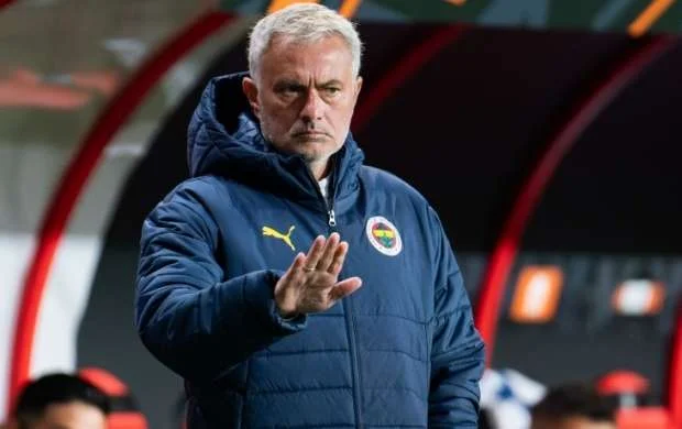 Mourinyu PSJ-nin Avropada uğur qazana bilməməsinin səbəbini nədə görür? 