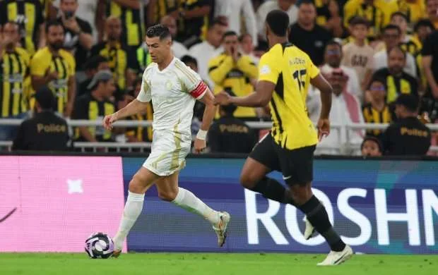 Ronaldu Benzemanın qoluna cavab versə də... 