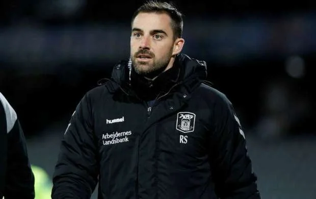 "Neftçi" və "Qarabağ"da işləmiş mütəxəssis İngiltərə klubuna baş məşqçi təyin olundu 