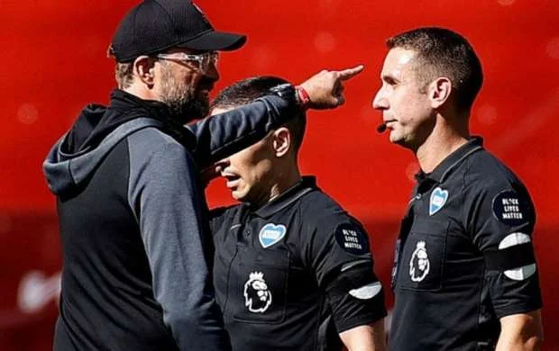 Kloppu təhqir edən hakim vəzifəsindən uzaqlaşdırıldı 