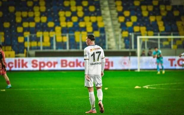 Renat yaşıl meydanlara qayıtdı, komandası... 