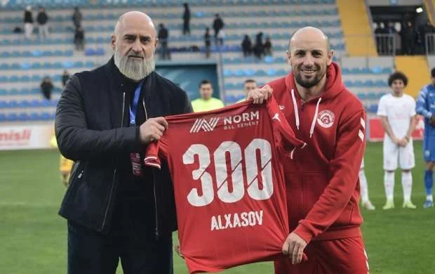 Alxasov 300-ə çatdı 