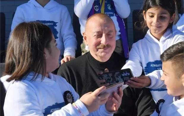 Bir günün bir ömürlük xatirəsi: Xankəndidə futbol matçı - VİDEO 