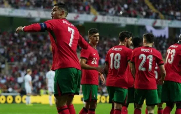 Ronaldunun sabiq agenti "Real Madrid"ə 75 milyonluq müdafiəçi təklif etdi 