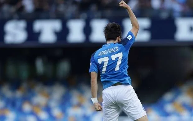 "Napoli" Xviçaya yeni müqavilə təklif etdi - Razılaşsa, ilinə bu qədər qazanacaq 