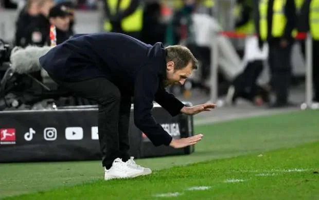 Bundesliqa klubu baş məşqçisini istefaya göndərdi 