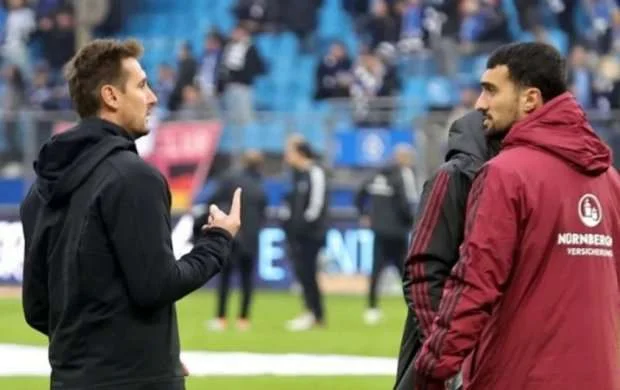 Mahir Emrelinin qolu ən yaxşı seçildi 